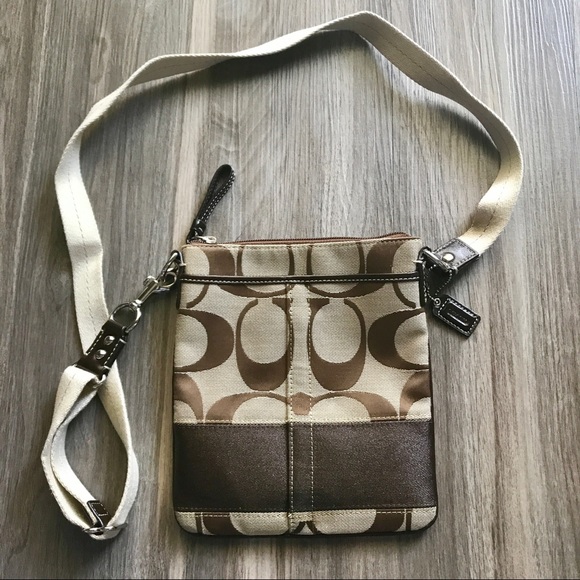 Coach Handbags - Coach Classic Crossbody